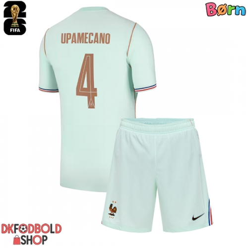 Frankrig Dayot Upamecano #4 Udebanesæt Børn VM 2026 Kort ærmer (+ korte bukser)